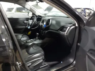 2019 Jeep Cherokee Latitude Plus with VIN 1C4PJMLB8KD181943, listed as a IAAI auction lot 41566439 with 151,118 mi miles and . Bid and sale history available at DreamBid. Image 5.