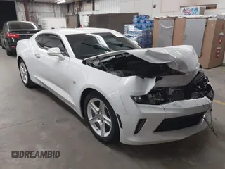 2018 Chevrolet Camaro 1LT z VIN 1G1FB1RX5J0117917, wystawiony jako IAAI lot #41937664 z przebiegiem 85 985 mil mil oraz . Historia ofert i sprzedaży dostępna na DreamBid. Obrazek 1.