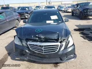 2010 Mercedes-Benz E-Class E 350 Luxury with VIN WDDHF8HB0AA100686, listed as a IAAI auction lot 41578322 with 189,352 mi miles. Bid and sale history available at carsss.com. Image 12.