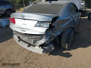 2019 Acura TLX with VIN 19UUB1F3XKA009385, listed as a IAAI auction lot 40584274 with 61,376 mi miles. Bid and sale history available at carsss.com. Image 6.