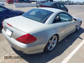 2003 Mercedes-Benz SL 500 z VIN WDBSK75F73F010338, wystawiony jako IAAI lot #42358972 z przebiegiem 81 714 mil mil oraz . Historia ofert i sprzedaży dostępna na DreamBid. Obrazek 4.