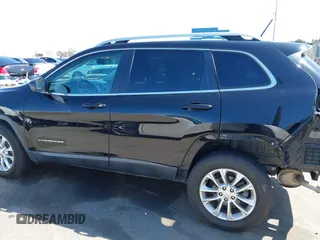 2019 Jeep Cherokee Latitude z VIN 1C4PJLCB6KD171468, wystawiony jako IAAI lot #41979097 z przebiegiem 101 991 mil mil oraz . Historia ofert i sprzedaży dostępna na DreamBid. Obrazek 15.