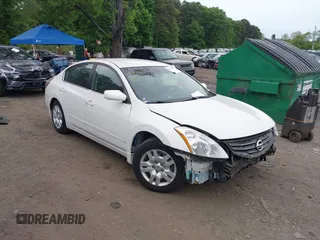2012 Nissan Altima S z VIN 1N4AL2AP3CN517275, wystawiony jako IAAI lot #42345897 z przebiegiem 105 400 mil mil oraz . Historia ofert i sprzedaży dostępna na DreamBid. Obrazek 1.