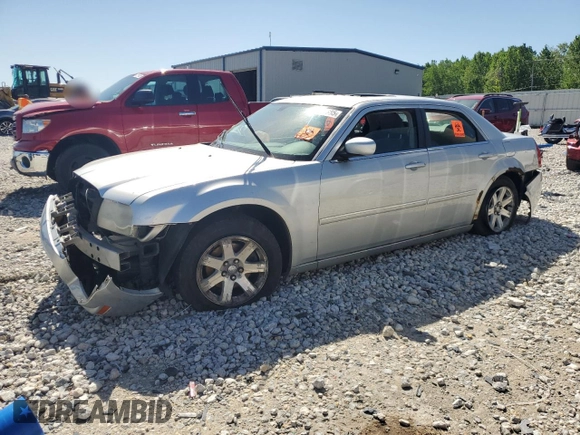2006 Chrysler 300 z VIN 2C3KA53G26H469479, wystawiony jako Copart lot #57260885 z przebiegiem Nie podano mil oraz Czysty tytuł • Clean title. Historia ofert i sprzedaży dostępna na DreamBid. Obrazek 1.