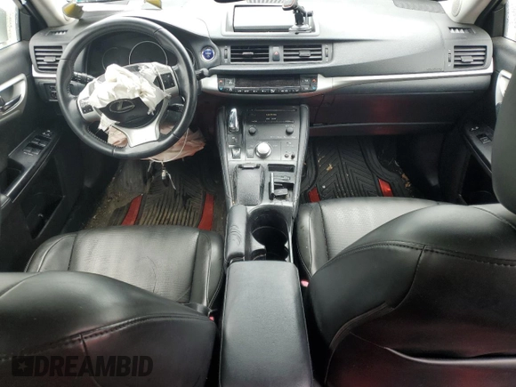 2013 Lexus CT 200h z VIN JTHKD5BH2D2137592, wystawiony jako Copart lot #56571025 z przebiegiem 304 454 mil mil oraz Szkody całkowita. Historia ofert i sprzedaży dostępna na DreamBid. Obrazek 8.