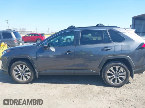 2020 Toyota RAV4 XLE Premium with VIN 2T3C1RFV3LW065281, listed as a IAAI auction lot 41756443 with 17,354 mi miles. Bid and sale history available at carsss.com. Image 14.