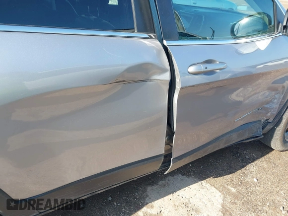 2019 Jeep Cherokee Latitude Plus with VIN 1C4PJLLB5KD403431, listed as a IAAI auction lot 42127918 with 94,360 mi miles and . Bid and sale history available at DreamBid. Image 18.