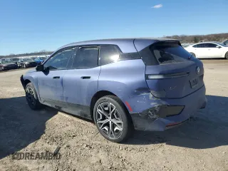 2023 BMW iX M60 z VIN WB533CF00PCM07995, wystawiony jako Copart lot #46043845 z przebiegiem Nie podano mil oraz Szkoda całkowita • Salvage title. Historia ofert i sprzedaży dostępna na DreamBid. Obrazek 2.