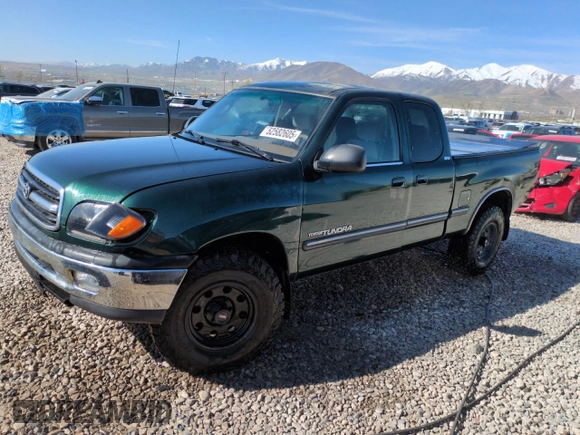 2000 Toyota Tundra SR5 with VIN 5TBBT4417YS114749, listed as a Copart auction lot 52582605 with 158,155 mi miles and Salvage Title. Bid and sale history available at DreamBid. Image 1.