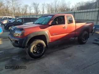 2008 Toyota Tacoma z VIN 5TEUU42NX8Z520093, wystawiony jako Copart lot #49413735 z przebiegiem 131 142 mil mil oraz Szkoda całkowita • Salvage title. Historia ofert i sprzedaży dostępna na DreamBid. Obrazek 1.