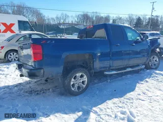 2018 Chevrolet Silverado 1500 LT with VIN 1GCVKRECXJZ202283, listed as a IAAI auction lot 41363873 with 86,955 mi miles. Bid and sale history available at carsss.com. Image 4.