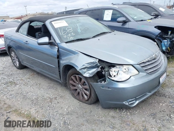 2010 Chrysler Sebring Touring z VIN 1C3BC5ED5AN187589, wystawiony jako IAAI lot #42014513 z przebiegiem 114 044 mil mil oraz . Historia ofert i sprzedaży dostępna na DreamBid. Obrazek 1.