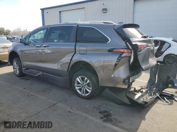2021 Toyota Sienna Limited with VIN 5TDZRKEC6MS063280, listed as a Copart auction lot 47959725 with 41,573 mi miles and Salvage Title. Bid and sale history available at carsss.com. Image 2.