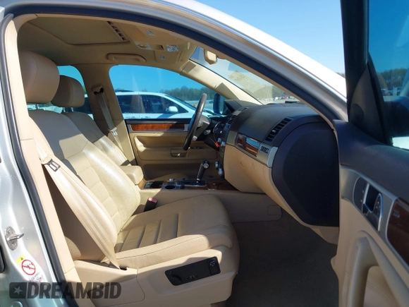 2008 Volkswagen Touareg V6 with VIN WVGBE77L88D003117, listed as a IAAI auction lot 42049007 with 156,940 mi miles and . Bid and sale history available at DreamBid. Image 5.