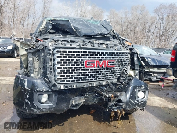2015 GMC Sierra 2500HD available WiFi Denali with VIN 1GT120E89FF668110, listed as a IAAI auction lot 41805520 with 1 mi miles. Bid and sale history available at carsss.com. Image 13.