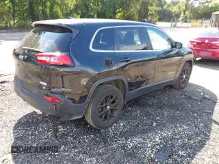 2018 Jeep Cherokee Latitude Tech Connect z VIN 1C4PJLCB1JD596112, wystawiony jako IAAI lot #42707705 z przebiegiem 184 586 mil mil oraz . Historia ofert i sprzedaży dostępna na DreamBid. Obrazek 4.