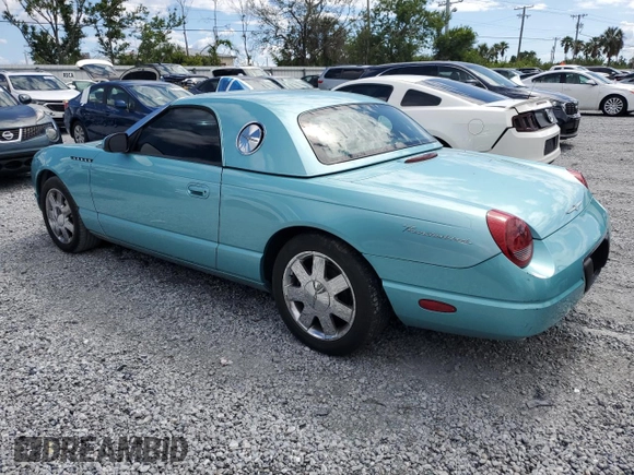 2002 Ford Thunderbird Hardtop Premium z VIN 1FAHP60A72Y104943, wystawiony jako Copart lot #56905825 z przebiegiem 138 244 mil mil oraz Szkoda całkowita • Salvage title. Historia ofert i sprzedaży dostępna na DreamBid. Obrazek 2.