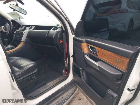 2008 Land Rover Range Rover Sport HSE with VIN SALSK25408A163739, listed as a IAAI auction lot 40743505 with 125,944 mi miles. Bid and sale history available at carsss.com. Image 5.