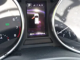 2018 Hyundai Santa Fe 2.0T z VIN 5XYZU4LA8JG537427, wystawiony jako IAAI lot #42349692 z przebiegiem 148 764 mil mil oraz . Historia ofert i sprzedaży dostępna na DreamBid. Obrazek 7.