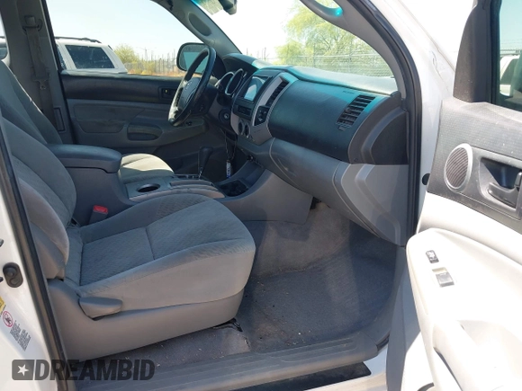 2010 Toyota Tacoma z VIN 5TEUU4EN3AZ725594, wystawiony jako IAAI lot #41951697 z przebiegiem 313 645 mil mil oraz . Historia ofert i sprzedaży dostępna na DreamBid. Obrazek 5.