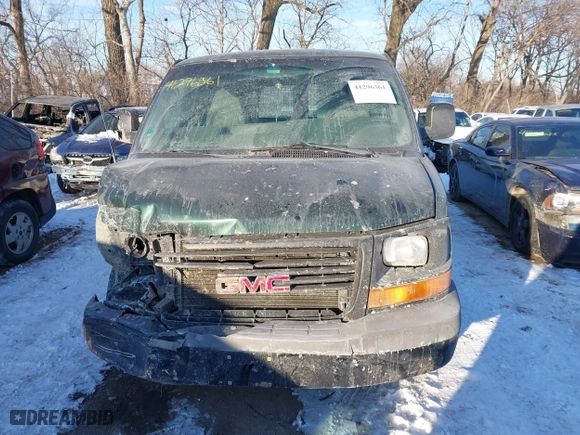 2004 GMC Savana Cargo Van with VIN 1GTFG15X741153301, listed as a IAAI auction lot 41296361 with 147,759 mi miles. Bid and sale history available at carsss.com. Image 12.
