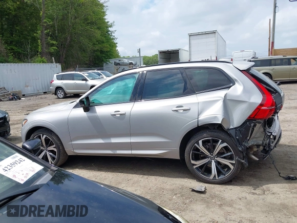 2023 Volvo XC60 Ultimate Dark Theme с VIN YV4062RX5P1347142, выставлен на аукционе IAAI как лот 42370431 с пробегом 19 510 миль миль и . История ставок и продаж доступна на DreamBid. Изображение 14.
