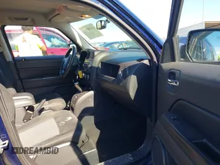 2015 Jeep Patriot Altitude z VIN 1C4NJRBB9FD155170, wystawiony jako IAAI lot #42198709 z przebiegiem 241 947 mil mil oraz . Historia ofert i sprzedaży dostępna na DreamBid. Obrazek 5.