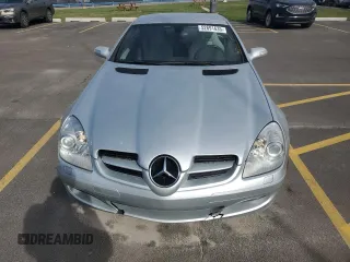2005 Mercedes-Benz SLK 230/320 z VIN WDBWK56F35F040539, wystawiony jako Copart lot #52691635 z przebiegiem 72 074 mil mil oraz Czysty tytuł • Clean title. Historia ofert i sprzedaży dostępna na DreamBid. Obrazek 5.