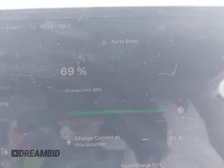 2022 Tesla Model Y Long Range z VIN 7SAYGDEE4NF447985, wystawiony jako IAAI lot #41811782 z przebiegiem 81 973 mil mil oraz . Historia ofert i sprzedaży dostępna na DreamBid. Obrazek 16.