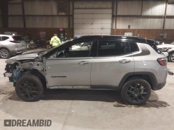 2022 Jeep Compass Latitude с VIN 3C4NJDBB6NT197114, выставлен на аукционе IAAI как лот 41052368 с пробегом 87 354 миль миль и . История ставок и продаж доступна на DreamBid. Изображение 14.