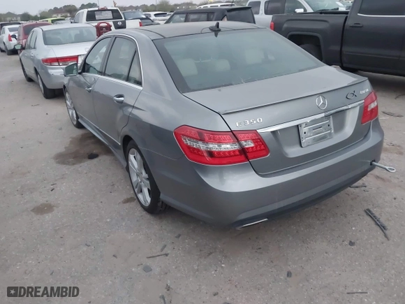 2013 Mercedes-Benz E-Class E 350 Luxury with VIN WDDHF8JB2DA722799, listed as a IAAI auction lot 41766797 with 87,646 mi miles. Bid and sale history available at carsss.com. Image 3.