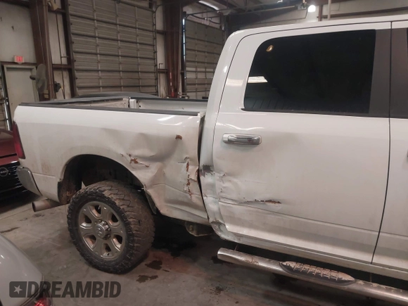 2015 Ram 2500 SLT with VIN 3C6UR5DL0FG686531, listed as a IAAI auction lot 41578746 with 201,706 mi miles. Bid and sale history available at carsss.com. Image 6.