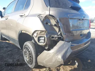 2022 Chevrolet Trax LT with VIN KL7CJPSM2NB530904, listed as a IAAI auction lot 41450539 with 41,280 mi miles. Bid and sale history available at carsss.com. Image 6.