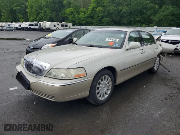 2006 Lincoln Town Car Signature z VIN 1LNHM81WX6Y645415, wystawiony jako Copart lot #57939425 z przebiegiem 91 829 mil mil oraz Szkoda całkowita • Salvage title. Historia ofert i sprzedaży dostępna na DreamBid. Obrazek 1.