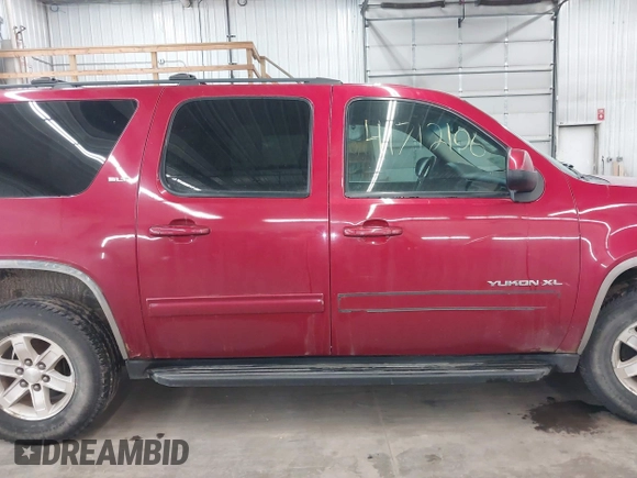 2013 GMC Yukon XL SLT z VIN 1GKS2KE75DR333420, wystawiony jako IAAI lot #41712106 z przebiegiem 234 473 mil mil oraz . Historia ofert i sprzedaży dostępna na DreamBid. Obrazek 13.