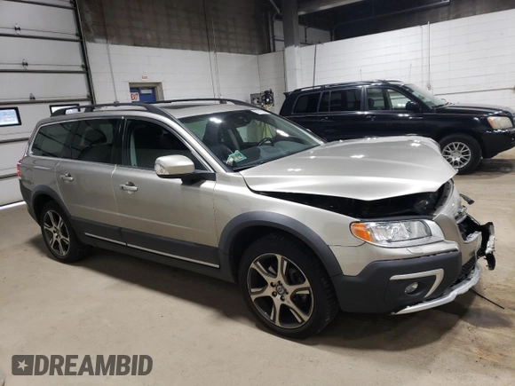 2014 Volvo XC70 T6 with VIN YV4902BZ8E1184116, listed as a Copart auction lot 58817004 with 97,967 mi miles and Salvage Title. Bid and sale history available at DreamBid. Image 4.