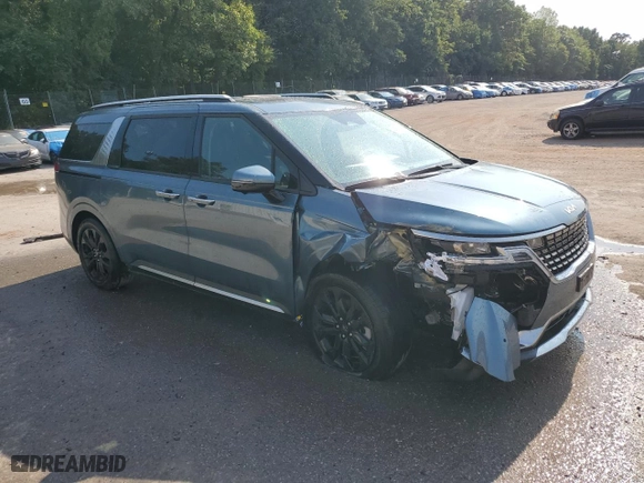 2024 Kia Carnival SX with VIN KNDNE5H38R6413801, listed as a Copart auction lot 69897434 with 12,912 mi miles and Salvage Title. Bid and sale history available at carsss.com. Image 4.