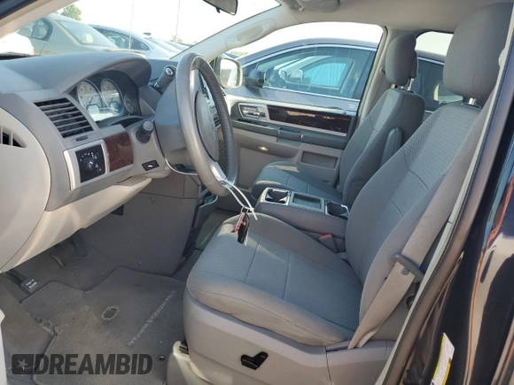 2010 Chrysler Town & Country Touring z VIN 2A4RR5D16AR403964, wystawiony jako Copart lot #60079535 z przebiegiem 145 398 mil mil oraz Szkoda całkowita • Salvage title. Historia ofert i sprzedaży dostępna na DreamBid. Obrazek 7.