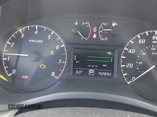 2015 Nissan Sentra SL z VIN 3N1AB7AP8FY257072, wystawiony jako IAAI lot #42189918 z przebiegiem 192 892 mil mil oraz . Historia ofert i sprzedaży dostępna na DreamBid. Obrazek 7.