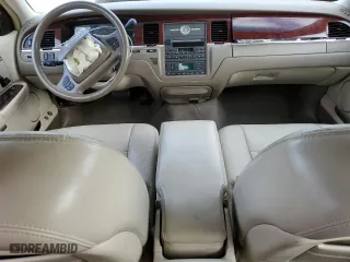 2004 Lincoln Town Car Signature with VIN 1LNHM81W54Y640202, listed as a Copart auction lot 82926394 with 107,534 mi miles and Salvage Title. Bid and sale history available at carsss.com. Image 8.