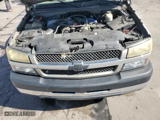 2003 Chevrolet Silverado 2500HD LS with VIN 1GCHK29143E225596, listed as a Copart auction lot 70466924 with 236,020 mi miles and Clean Title. Bid and sale history available at carsss.com. Image 11.