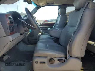 2006 Ford F-250 XL z VIN 1FTSX21P26EB66849, wystawiony jako Copart lot #47674665 z przebiegiem 135 771 mil mil oraz Szkoda całkowita • Salvage title. Historia ofert i sprzedaży dostępna na DreamBid. Obrazek 7.