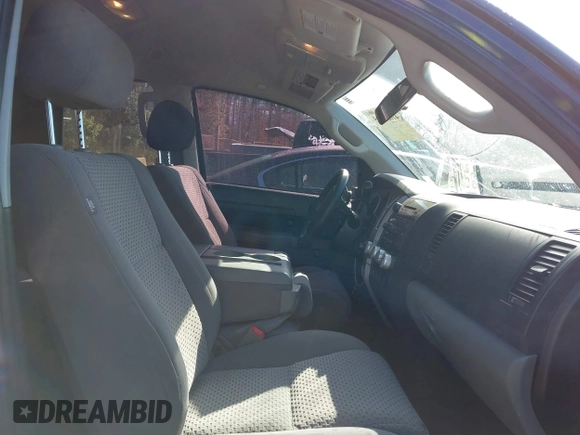 2013 Toyota Tundra z VIN 5TFUM5F14DX043076, wystawiony jako IAAI lot #41633905 z przebiegiem 157 850 mil mil oraz . Historia ofert i sprzedaży dostępna na DreamBid. Obrazek 5.