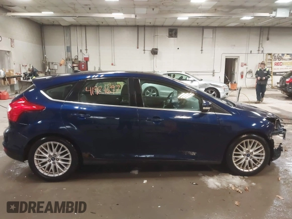 2012 Ford Focus SEL with VIN 1FAHP3M23CL137776, listed as a IAAI auction lot 41921697 with 189,217 mi miles. Bid and sale history available at carsss.com. Image 14.