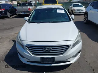 2015 Hyundai Sonata SE z VIN 5NPE24AF2FH005030, wystawiony jako IAAI lot #42375598 z przebiegiem 205 991 mil mil oraz . Historia ofert i sprzedaży dostępna na DreamBid. Obrazek 6.
