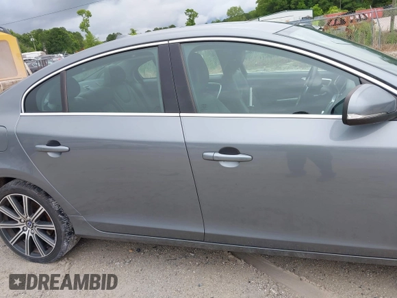 2018 Volvo S60 Inscription with VIN LYV402HKXJB167148, listed as a IAAI auction lot 42424429 with 72,126 mi miles and . Bid and sale history available at DreamBid. Image 13.