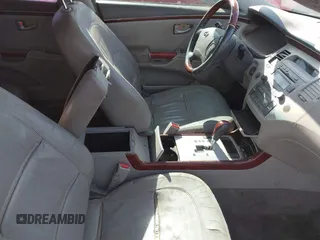 2008 Hyundai Azera Limited with VIN KMHFC46F98A332122, listed as a IAAI auction lot 42039825 with 376,625 mi miles and . Bid and sale history available at DreamBid. Image 5.