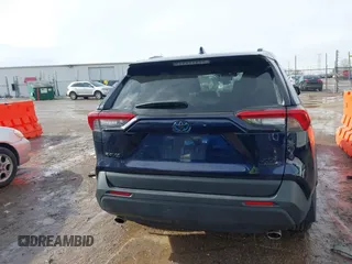 2022 Toyota RAV4 Hybrid XLE with VIN 2T3RWRFV1NW137075, listed as a IAAI auction lot 41652736 with 54,777 mi miles. Bid and sale history available at carsss.com. Image 17.