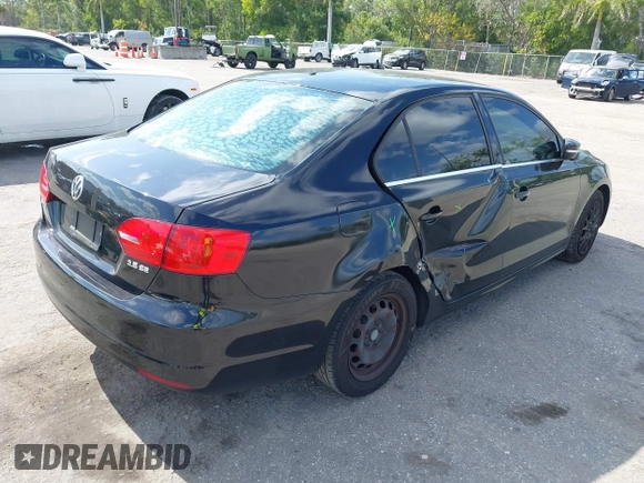 2013 Volkswagen Jetta SE z VIN 3VWDP7AJ6DM406961, wystawiony jako IAAI lot #42107384 z przebiegiem 132 547 mil mil oraz . Historia ofert i sprzedaży dostępna na DreamBid. Obrazek 4.