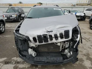 2019 Jeep Cherokee Altitude with VIN 1C4PJLLB3KD339082, listed as a Copart auction lot 54840275 with 197,069 mi miles and Salvage title. Bid and sale history available at DreamBid. Image 5.